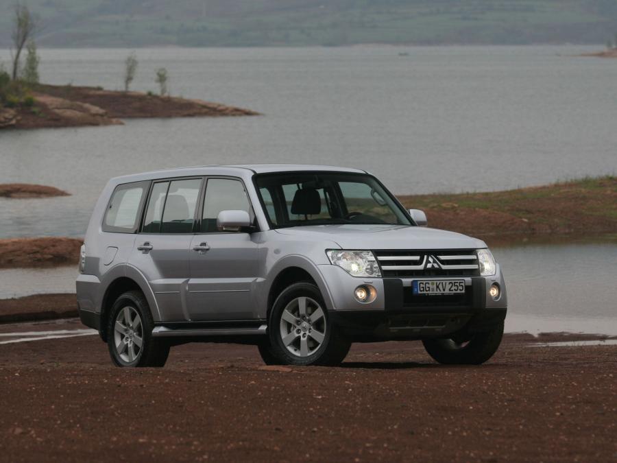 Mitsubishi Pajero 5-Door 2006 года  (фото 27 из 38)